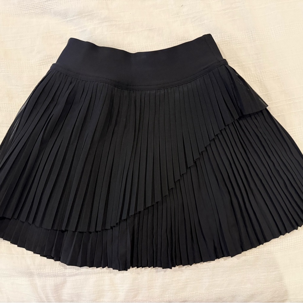 **SOLD** Lululemon Black Pleated Mini Skirt